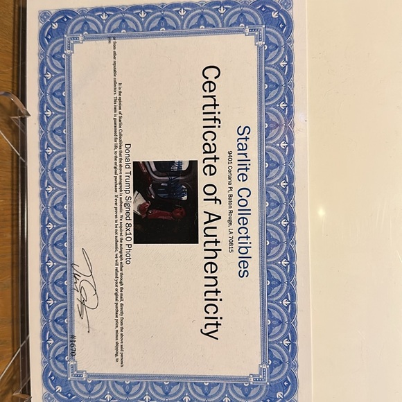 Autographed photo of the 45th and possibly 47th President Donald J Trump. 8x10 - Picture 4 of 4